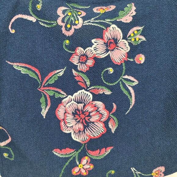 BCBGeneration Long Sleeve Floral Crop Top Small - Picture 4 of 5